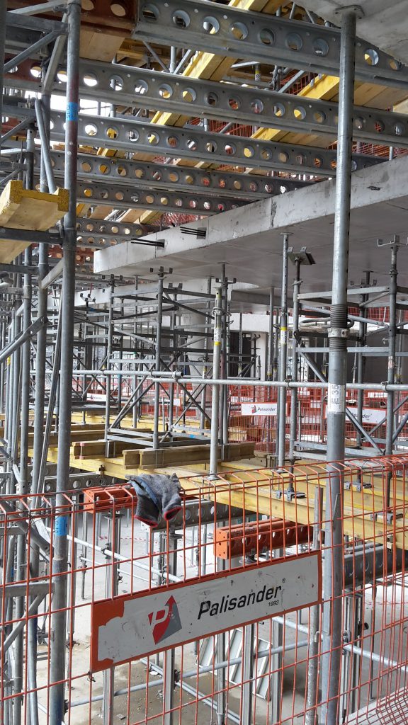 Budowa biurowca DSV Office w Warszawie - szalunki